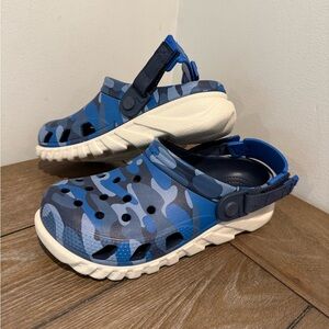 Crocs Duet Max II 2 Camo Redux Clog Navy Stucco Unisex Casual Sandal *Size J 4*